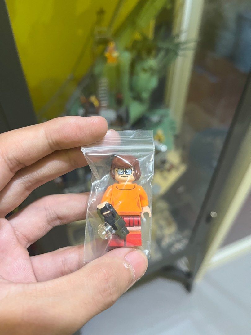 Velma lego figure 2025