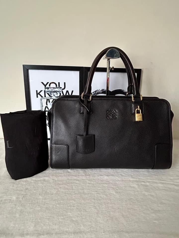 Loewe Amazona 36 Boston Bag (Category: Luxury Bags & Wallets) located in Manila. Submitted by bagislifeshop (Listing ID 1265693503, Image 1). Description: ☑️Available in Pampanga ✅Condition: 8.5/10 ✅Material: Calf leather ✅Size: 22 x 36 x 15cm ✅Colour: Black in GHW ✅Inclusions: Dustbag .