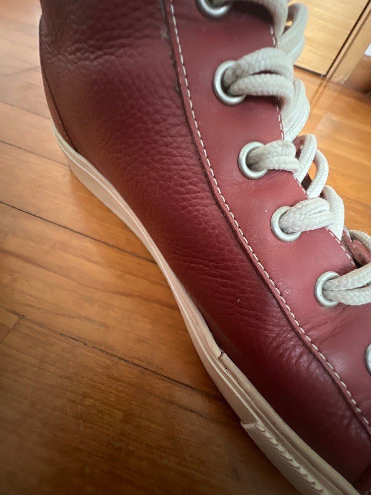 Louis Vuitton LV authentic sneakers US9 Luxury Sneakers