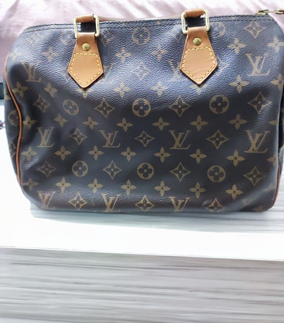 Louis Vuitton Speedy Medium, Luxury, Bags & Wallets on Carousell