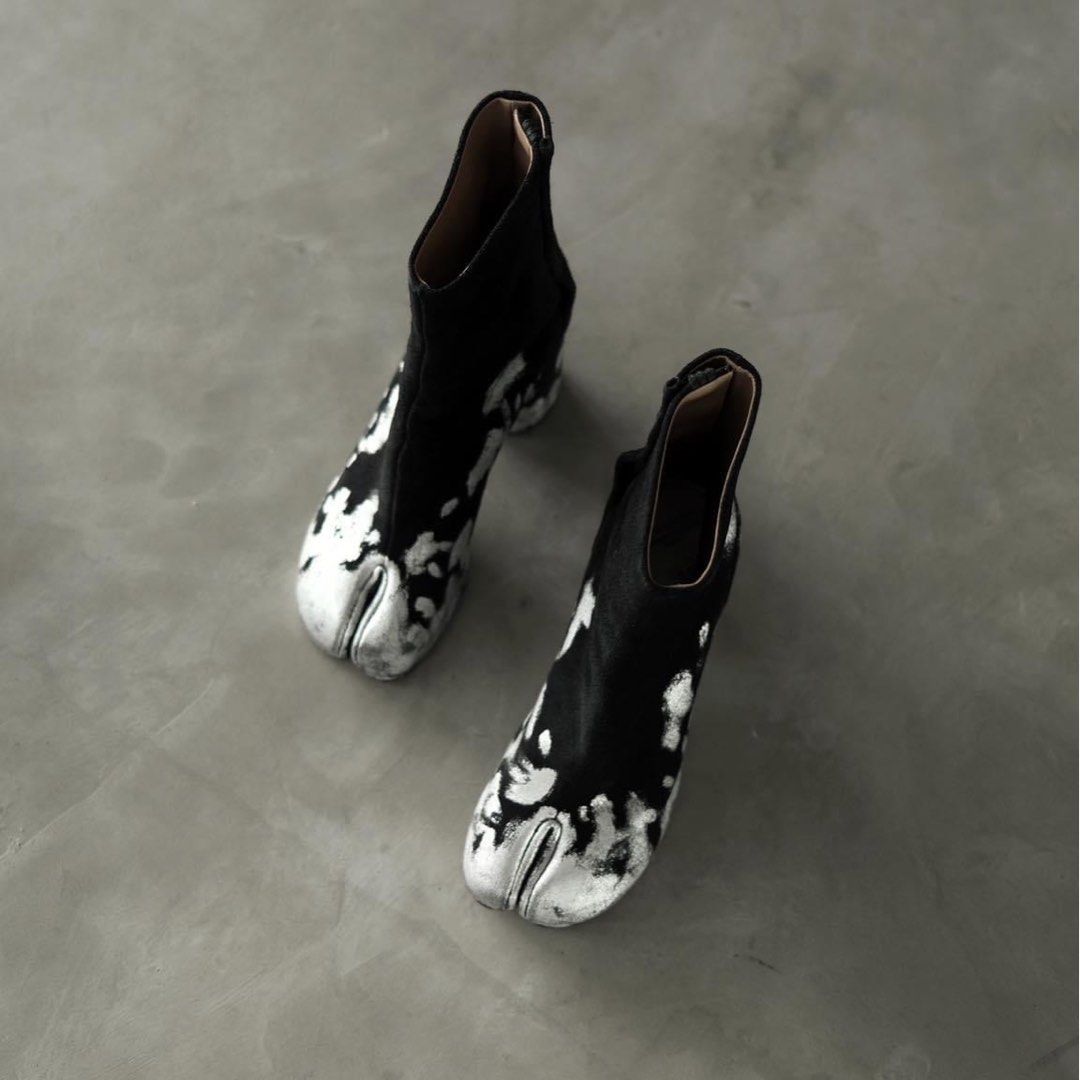 Maison margiela tabi suede silver foil ankle boots