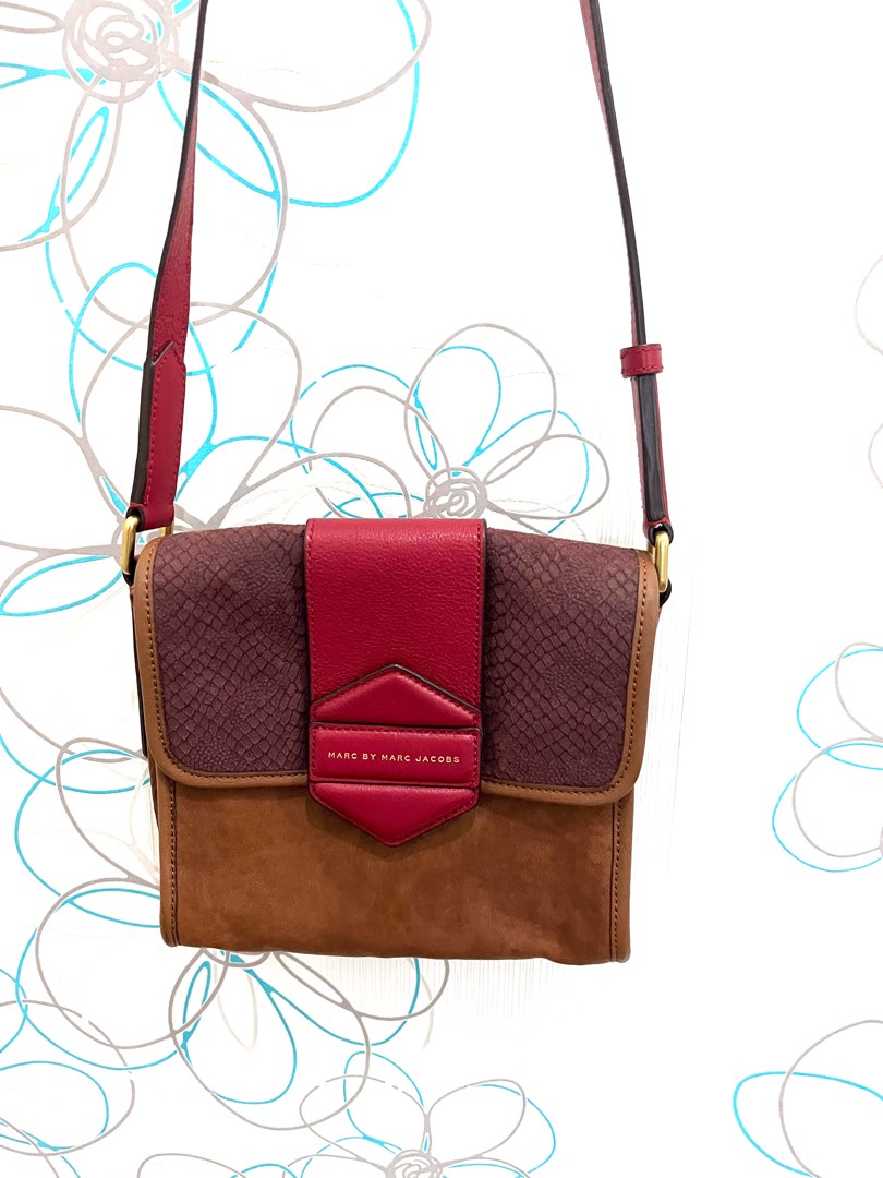 MARC JACOBS SLING BAG, Women's Fashion, Bags & Wallets, Cross-body Bags ...