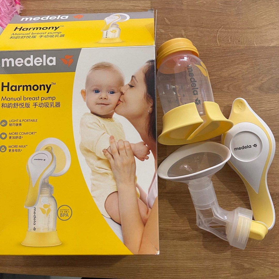 Medela breast feeding bra, Babies & Kids, Nursing & Feeding, Breastfeeding  & Bottle Feeding on Carousell