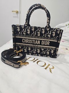 💯 %Original Anthentic Christian Dior Tote bag in small size, Luxury, Bags  & Wallets on Carousell