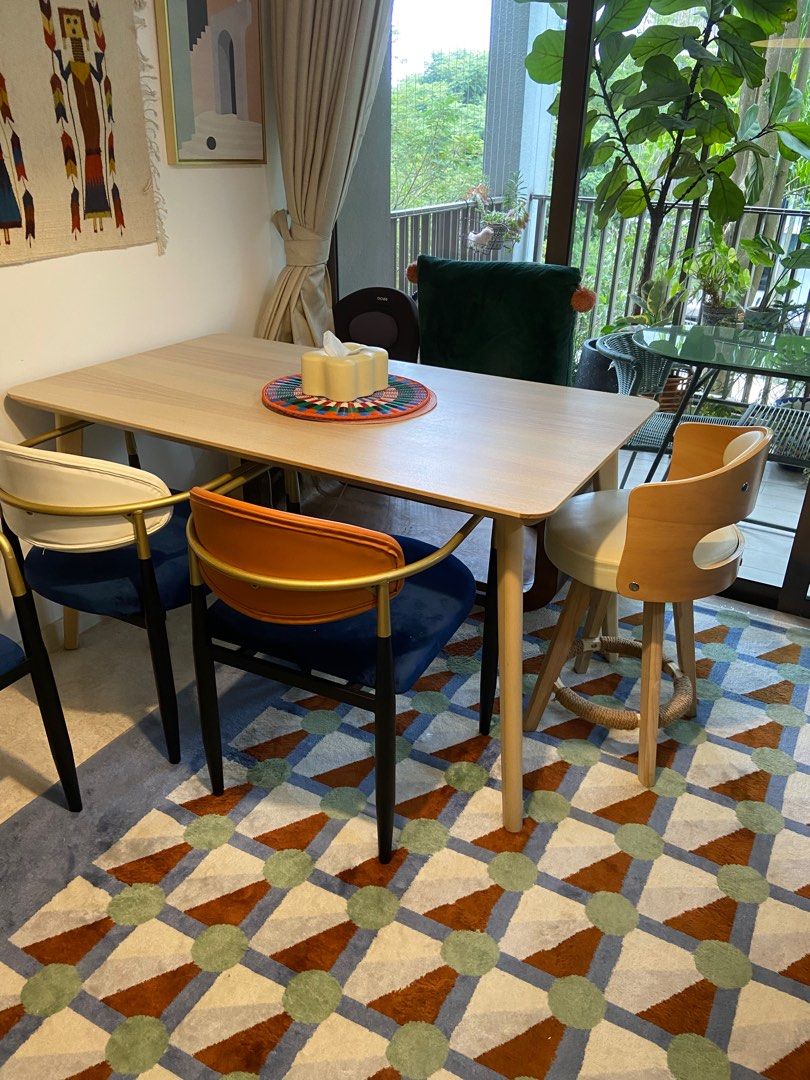 Lisabo dining discount table