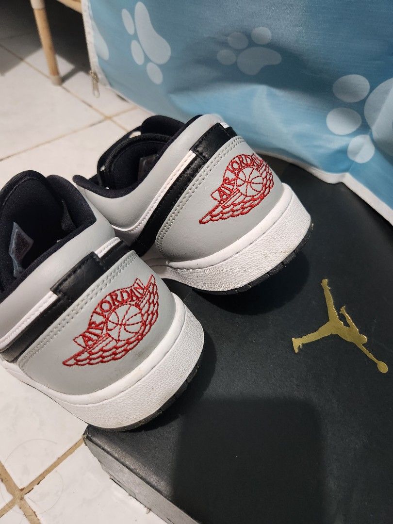 Nike Jordan 1 Low smoke grey (Category: Sneakers) located in Lapu Lapu. Submitted by affordmo (Listing ID 1265665024, Image 3). Description: size 10 used once only bought for 11k rfs: wrong size.
