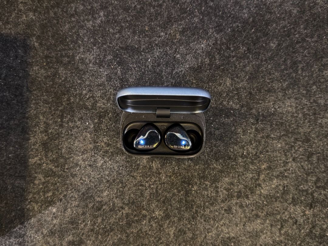 半額SALE☆ 【新品・未開封】 Noble Audio FoKus Mystique イヤフォン