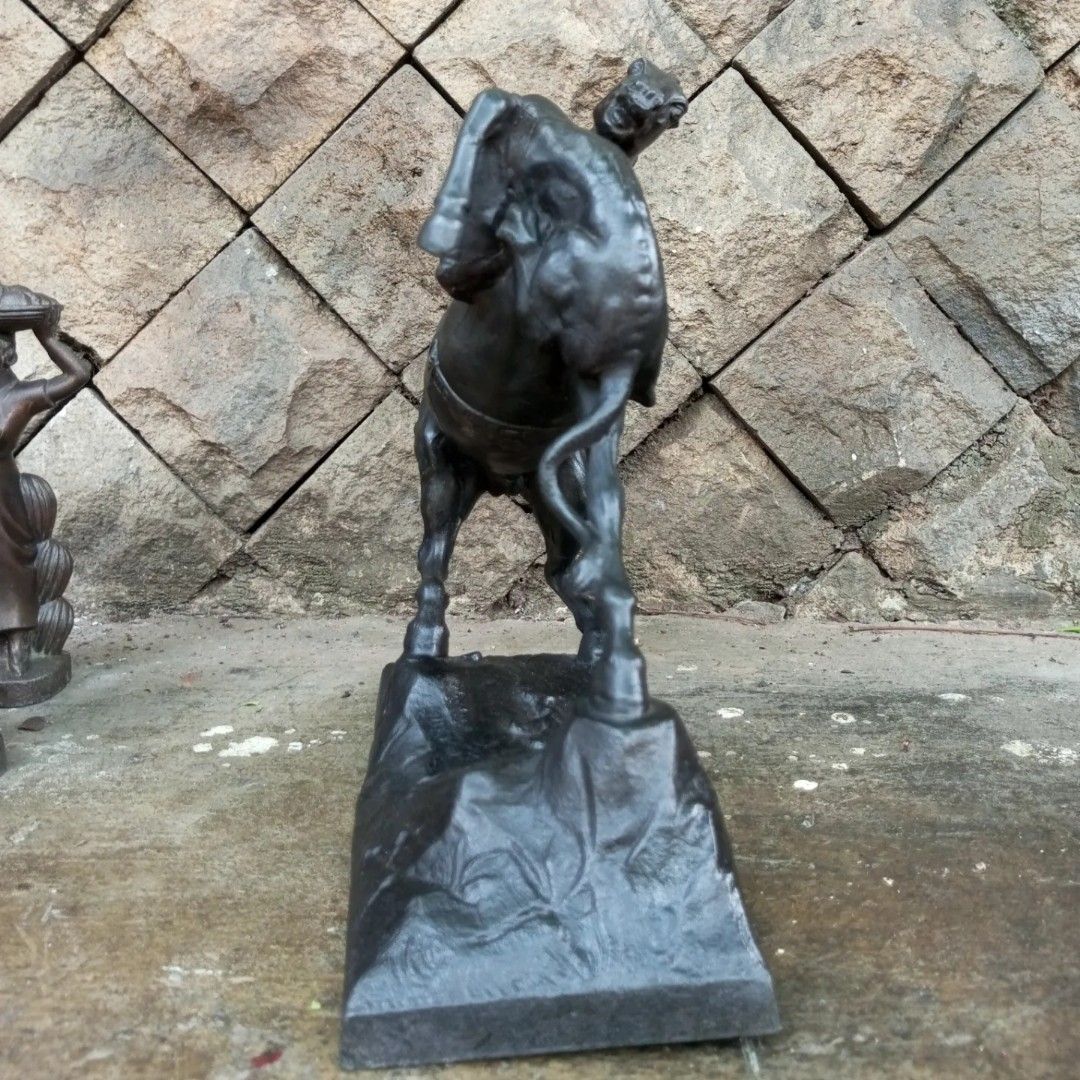 Patung kuda eropa, Antik, Pajangan di Carousell