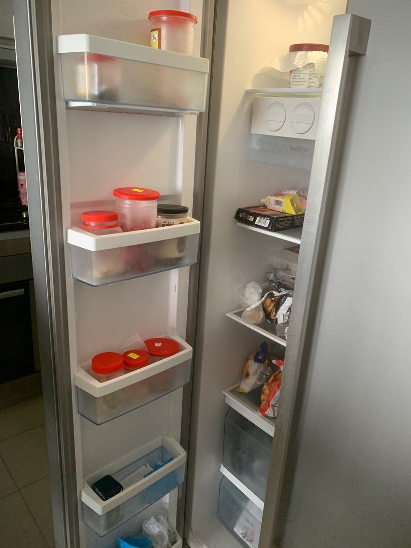 Preloved 2 Door Bosch Fridge, TV & Home Appliances, Kitchen Appliances