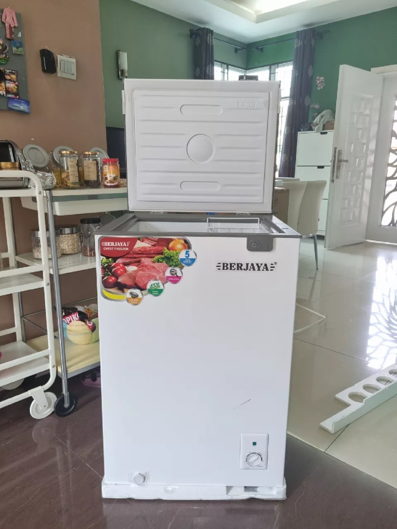 PREMIUM DUAL CHEST CHILLER FREEZER BERJAYA 130L, TV & Home Appliances
