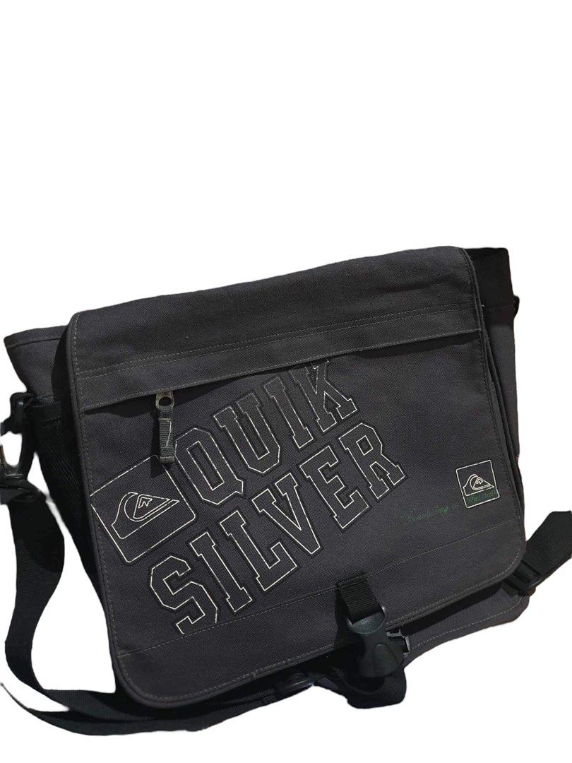 Quiksilver messenger hotsell bag