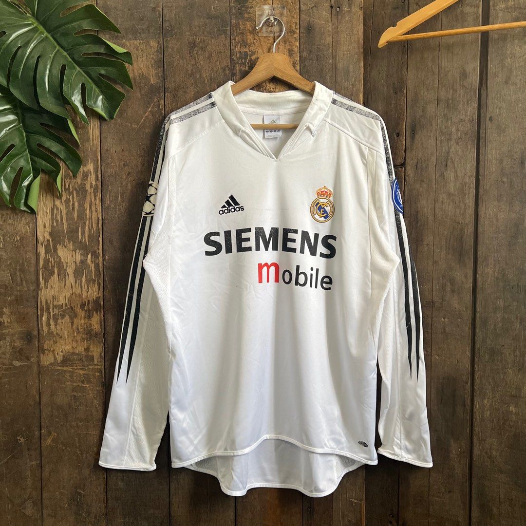 Supreme Umbro Soccer Jersey, Men's Fashion, Tops & Sets, Tshirts & Polo  Shirts on Carousell
