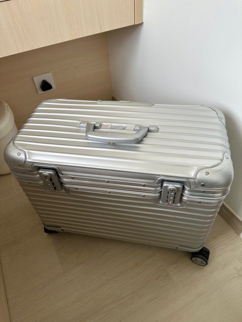 Rimowa Pilot 37L 4 wheel suitcase Rimowa 行李箱停產款, 興趣及遊戲 