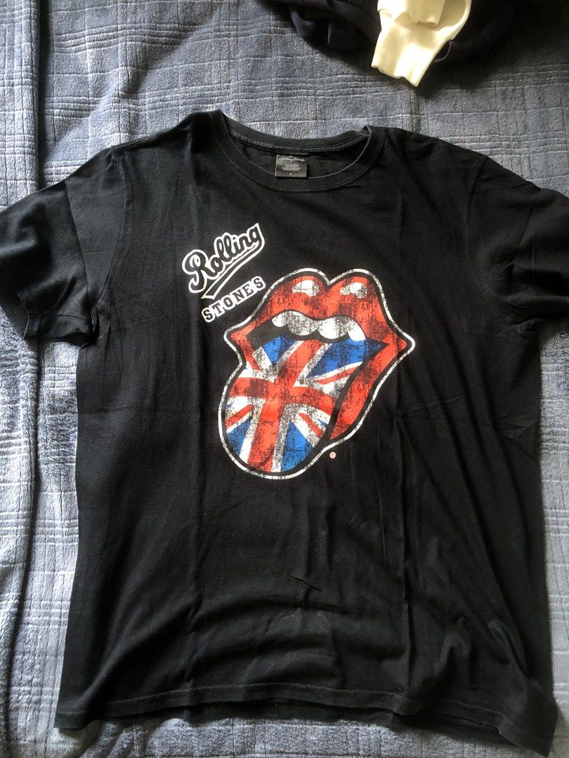 Rolling Stones Band Shirt (Category: Tshirts & Polo Shirts ) located in Marikina City. Submitted by davethewave (Listing ID 1265567154, Image 1). Description: - Size Medium - Official Merchandise bought in the UK - No flaws 💰Gcash MOP 🚛Delivery Available .