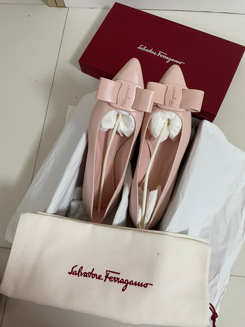 Ferragamo Viva blush Pink Leather flats Size 8 – On Que Style