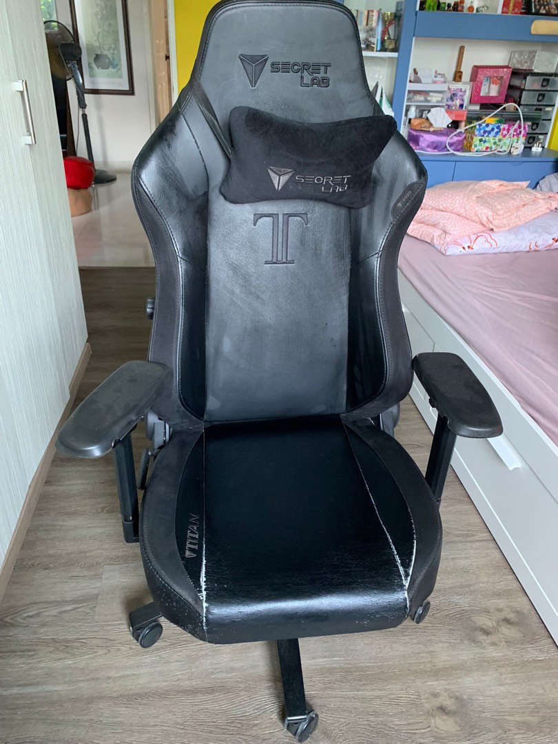 Secret Lab titan ergonomic gaming chair, Furniture & Home Living