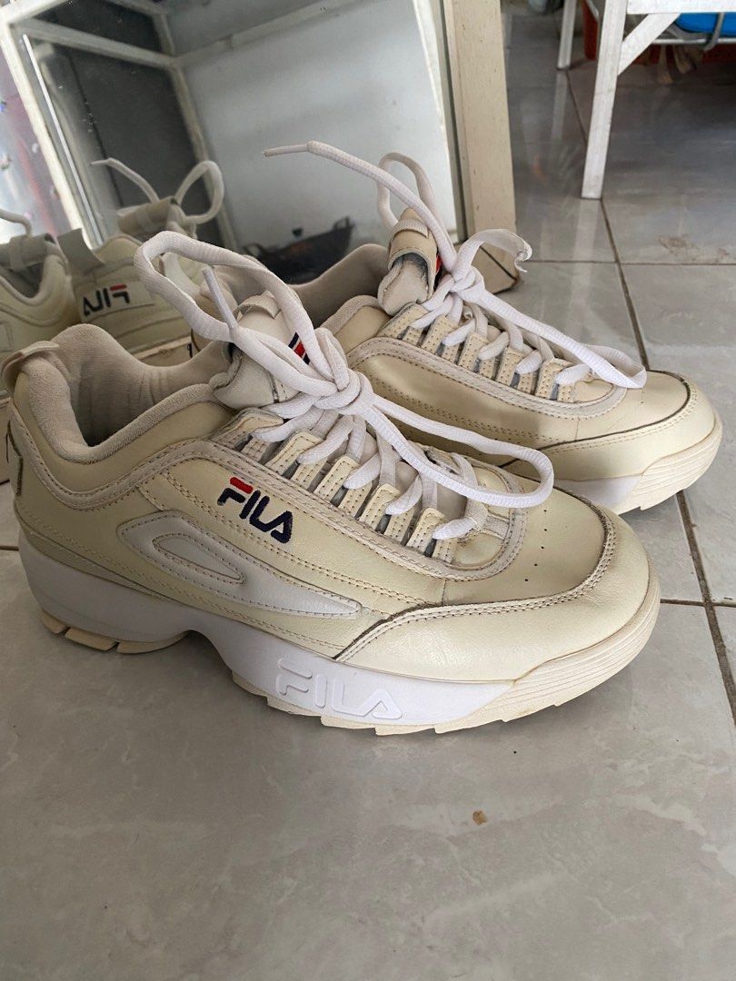 Sepatu Fila Disruptor 2 size 40.5 insole 25cm made in korea