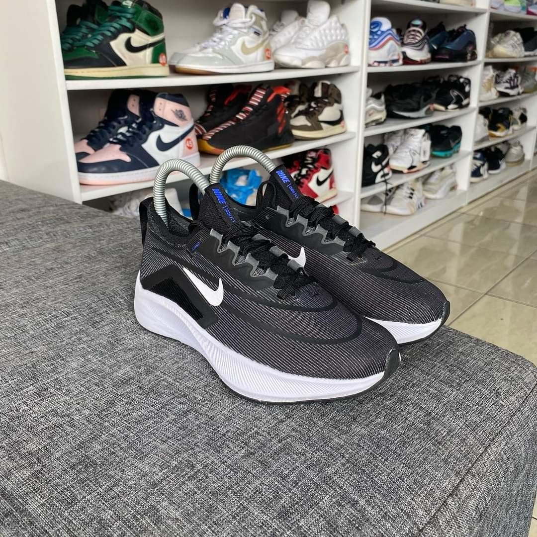 sepatu running nike zoom