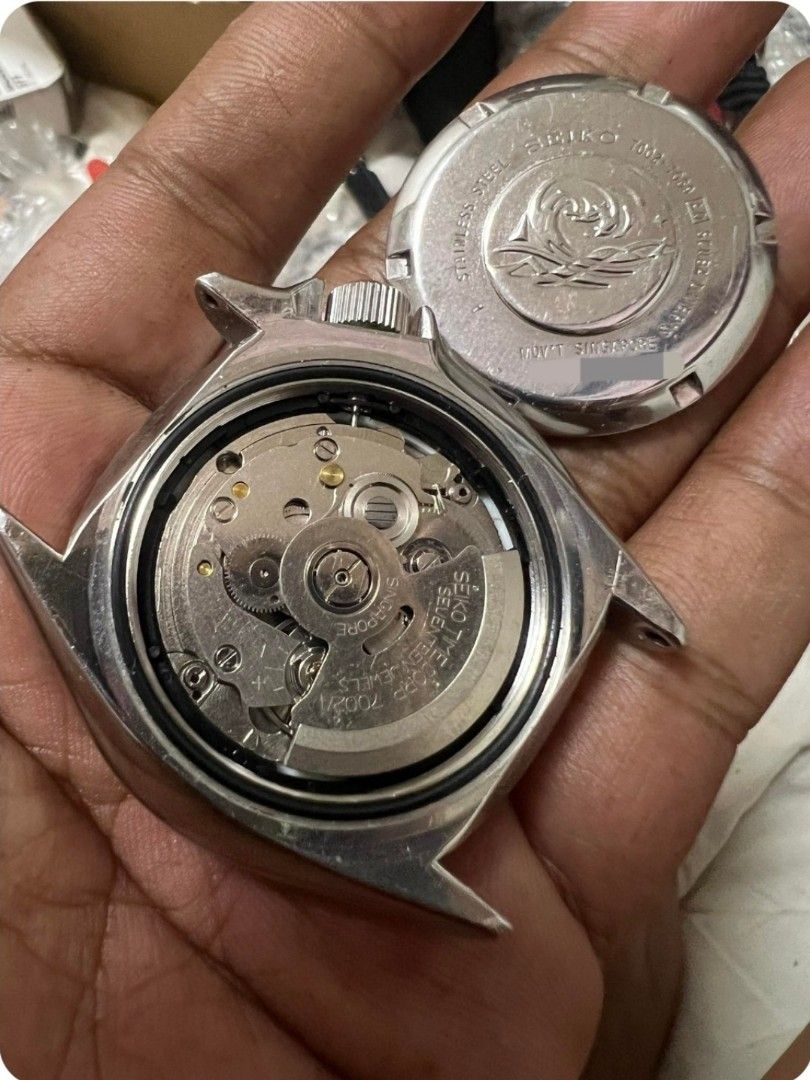 Singapore Movt SEIKO SKX007 RARE casio, Hobbies & Toys, Collectibles