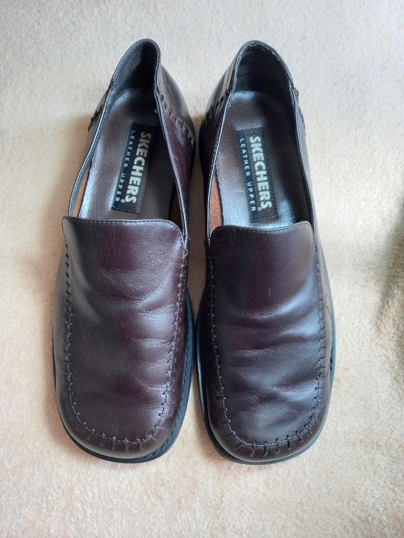 SKECHERS Men s Slip On Leather Loafers Size 9.5M EUR 42.5 27.5 Cms
