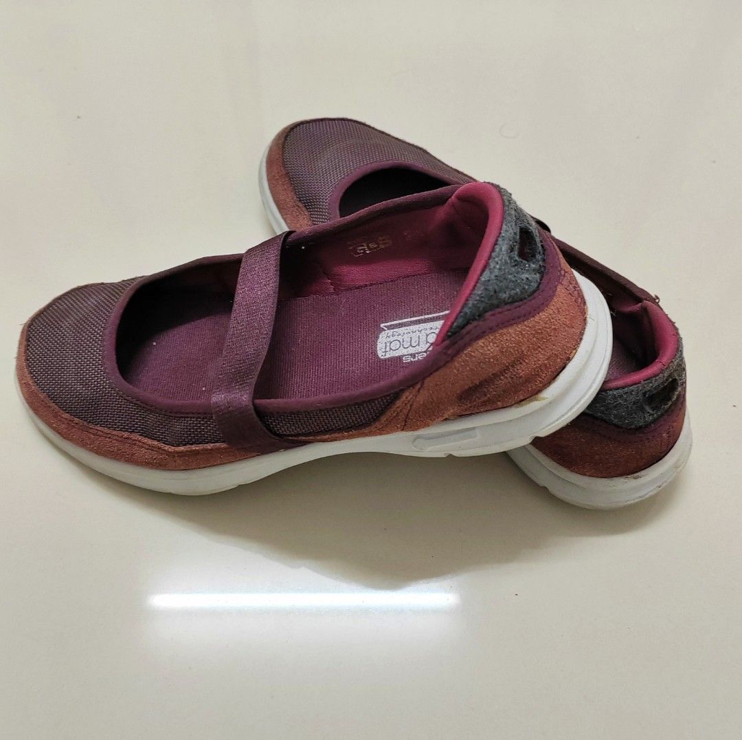 Skechers flats red 2025