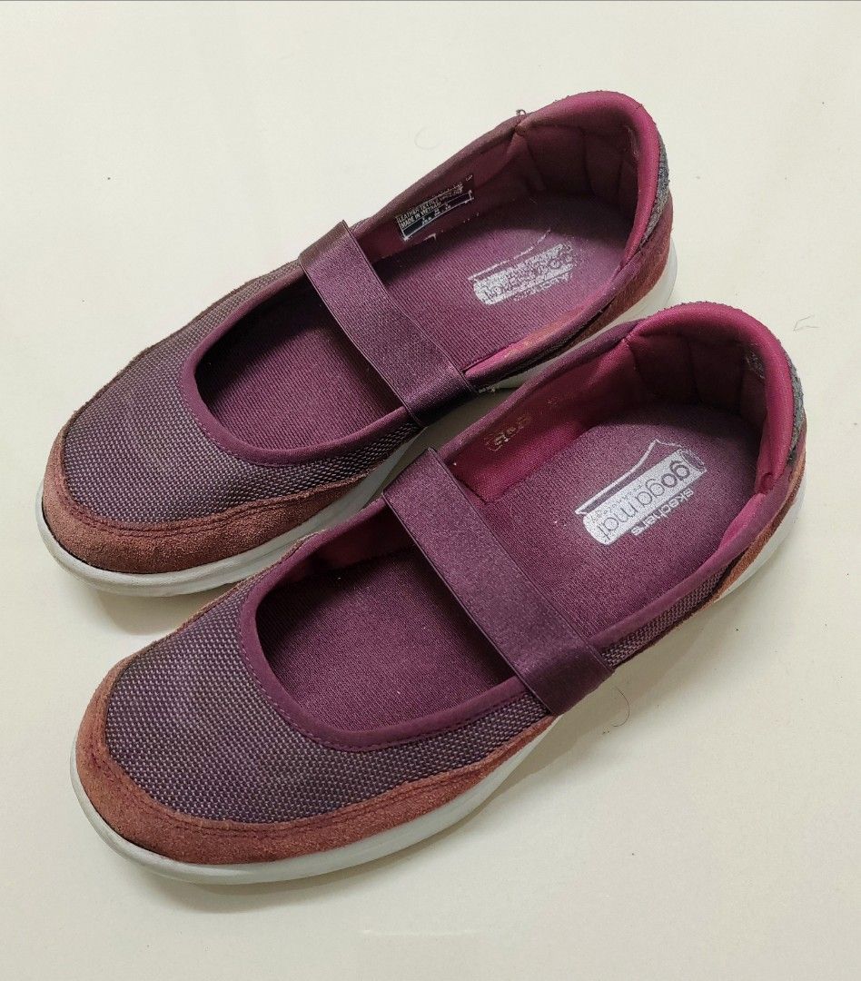 Skechers flats red 2025