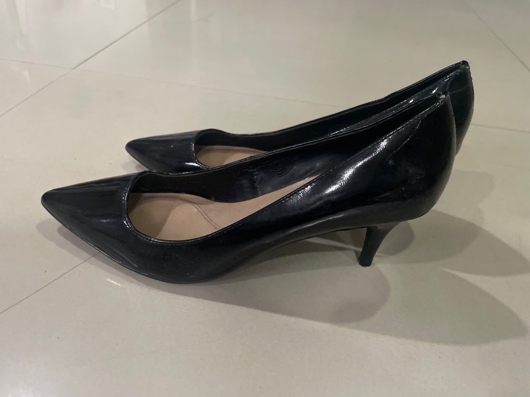 Tahari shoes charol type Women s Fashion Footwear Heels on Carousell