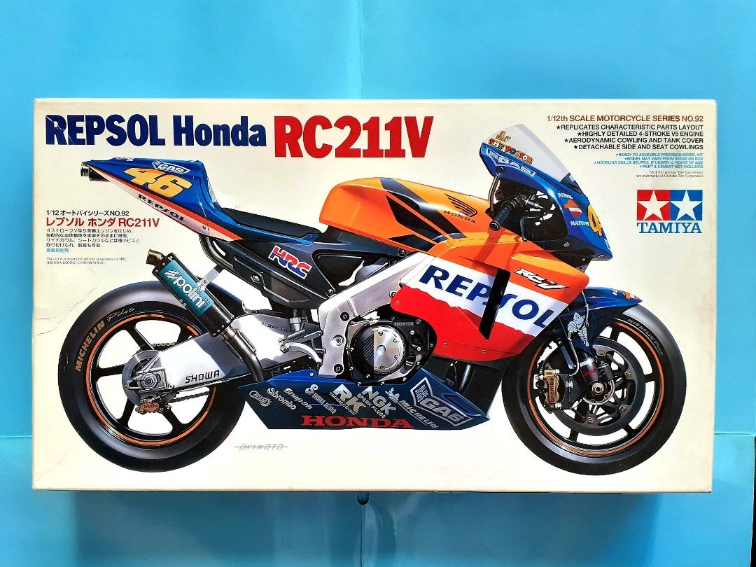 新品未開封】タミヤ 1/12 Repsol HONDA RC211V #46 MotoGP 2002