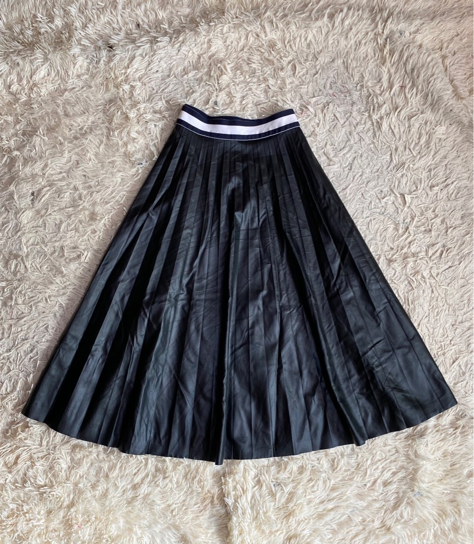 TOMMY HILFIGER PLEATED SKIRT (LEATHER), Women's Fashion, Bottoms