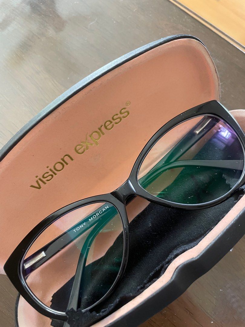 Tony Morgan (Category: Sunglasses & Eyewear) located in Cainta. Submitted by nicefortheprice (Listing ID 1265601683, Image 1). Description: Black cat eye frame.