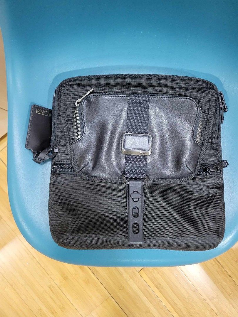 Tumi Arnold Zip Flap Men s Fashion Bags Sling Bags on Carousell