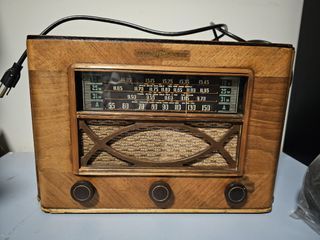 Vintage Canadian General Electric Radio KM-500