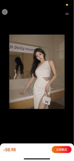 (Category: ) located in . Submitted by preloved_dayy (Listing ID 1265665532, Image 1). Description: .