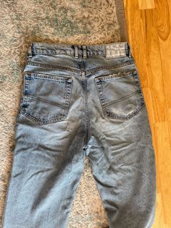 Women’s straight leg mom jeans W26 L34