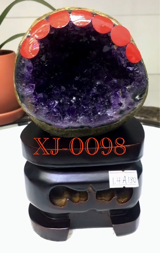 頂級烏拉圭  超圓紫水晶洞🔮連座16cm (祼石8cm), 興趣及遊戲, 收藏品及