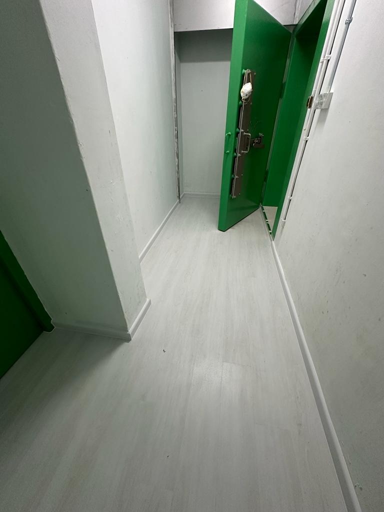 (Category: ) located in . Submitted by palflooring (Listing ID 1265759321, Image 1). Description: .