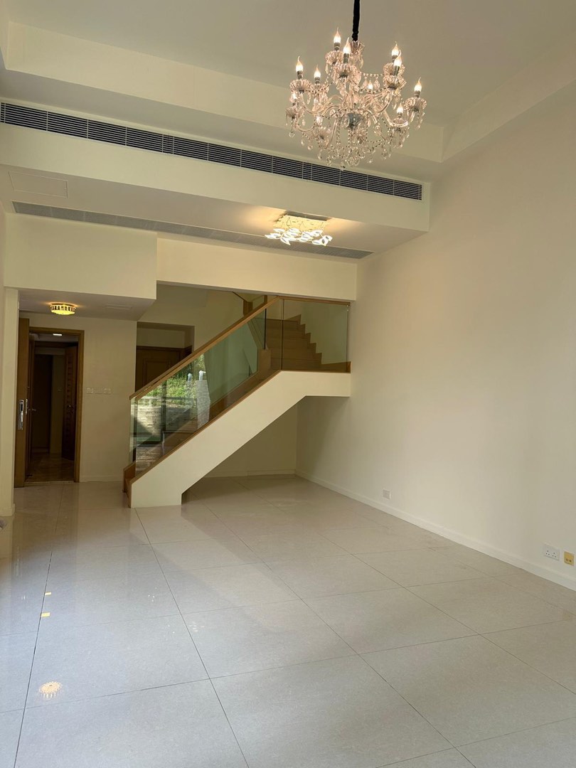 I'm selling a 10,000 sq ft detached house 🔥 Ngau Tam Mei Station ❤️ Multiple cars parking available 🚙🚗🏎️63438608571139112