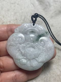 天然A貨緬甸玉   蝶戀花（花開富貴）