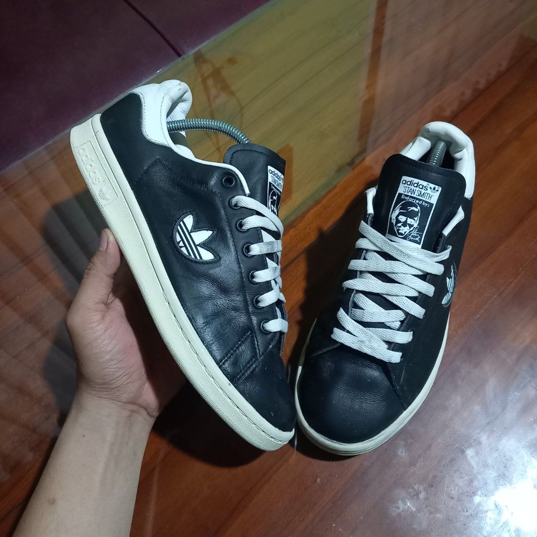 ADIDAS STAN SMITH CORE BLACK Fesyen Pria Sepatu Sneakers di