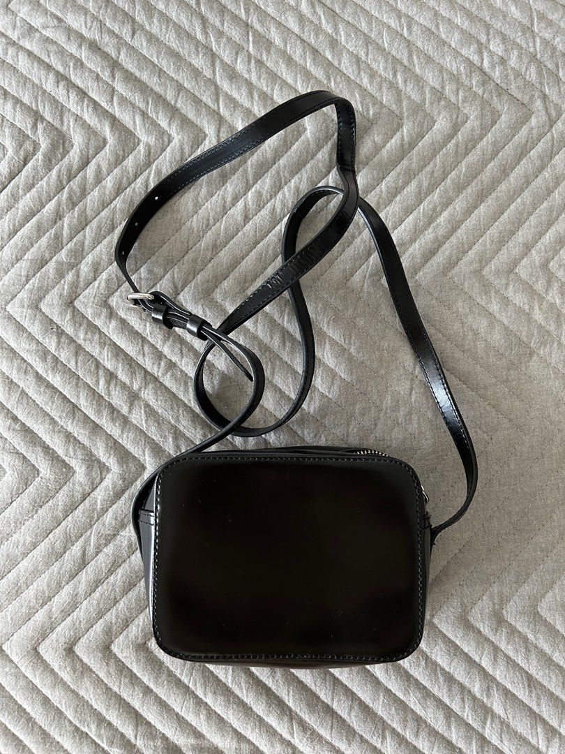 Asos black real leather messenger camera bag, Women's Fashion, Bags & Wallets, Crossbody Bags