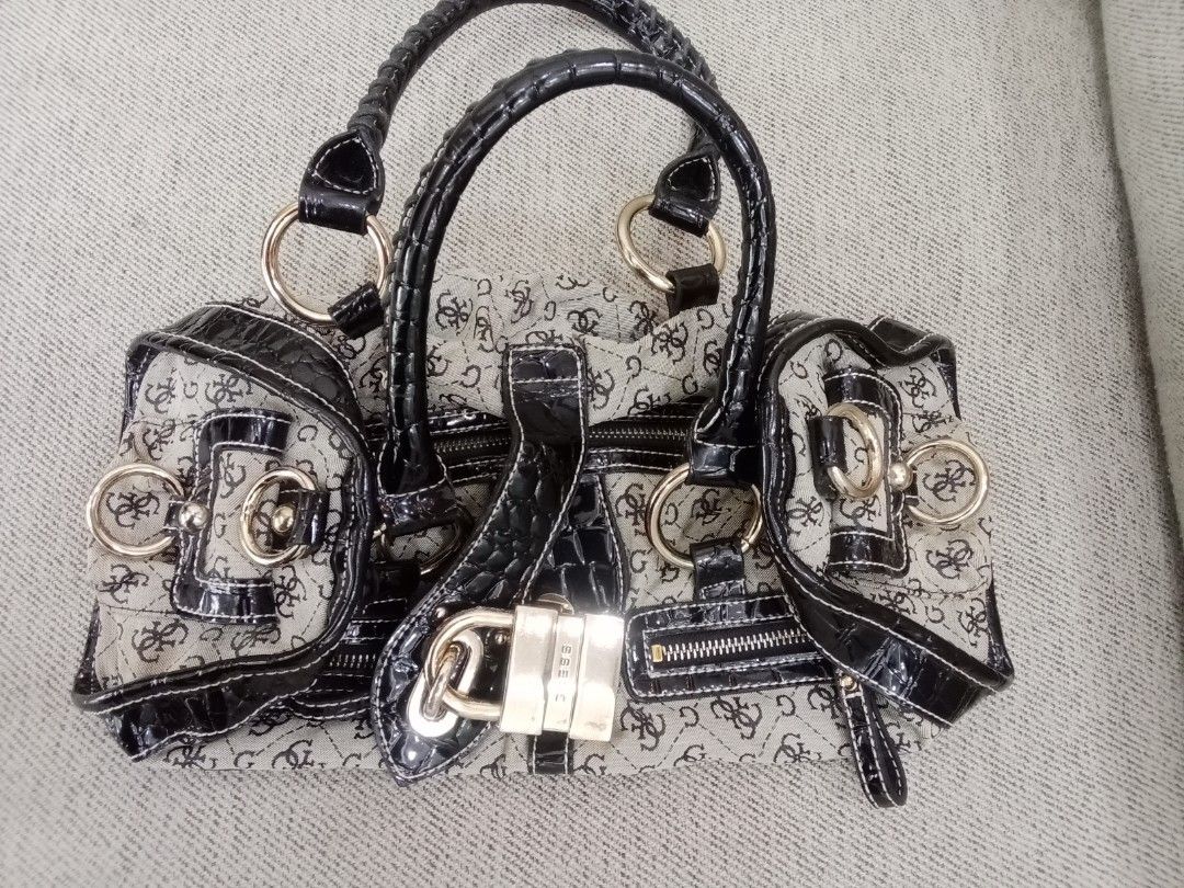 Authentic guess bag Women s Fashion Bags Wallets Shoulder