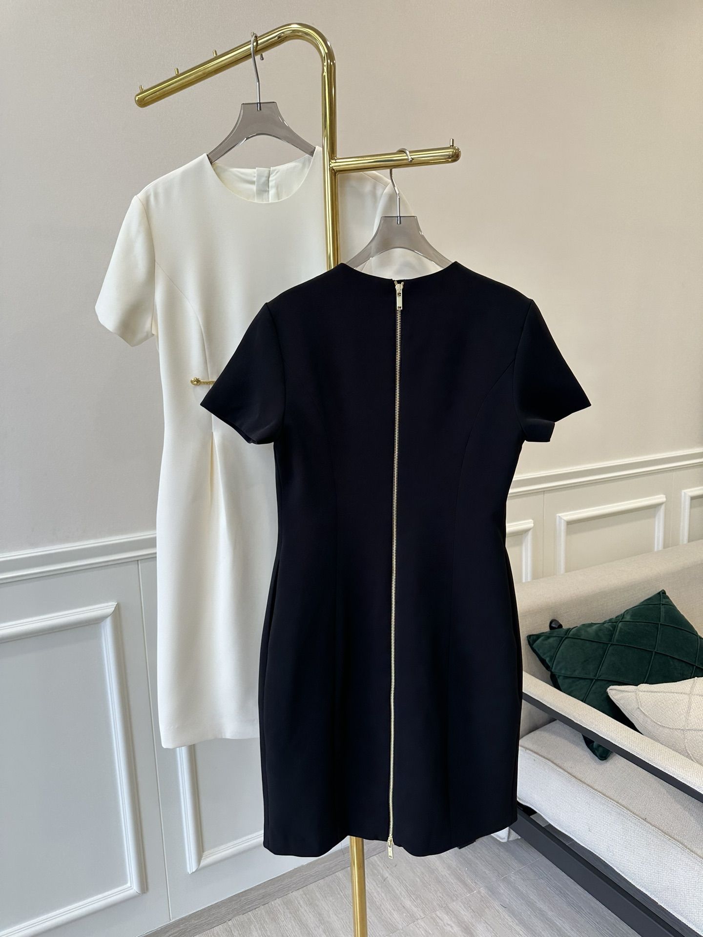 Cheap versace women's clothes outlet