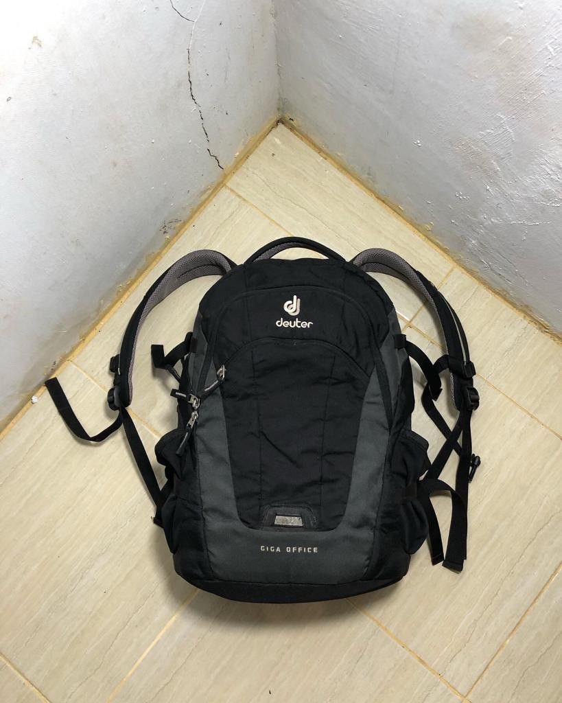 Tas deuter giga online