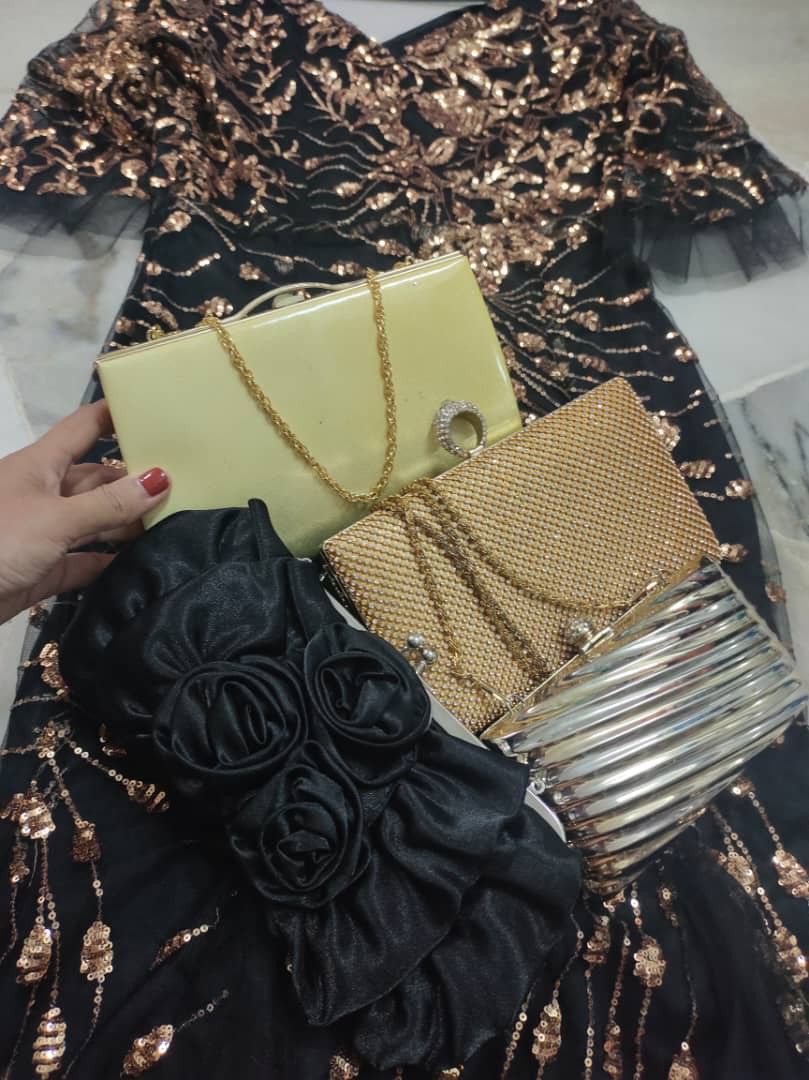 Baju sewa dinner black gold