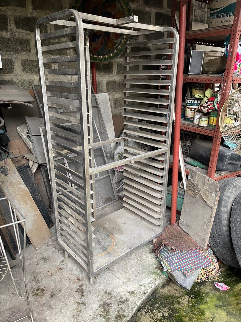 Baking Tray Trolley - Cooling Rack Shelf (Category: Bakeware) located in San Juan City. Submitted by vogueconsignmentph (Listing ID 1264531036, Image 3). Description: 23 layer Baking Rack Trolley - Bread Cooling Shelf Dimensions: 28x18x63 in Robust design. Ideal for bakers. Perfect for holding baking trays. Heavy duty & industrial grade. ✅Fast transaction ✅MOP: BPI/Gcash/COD.