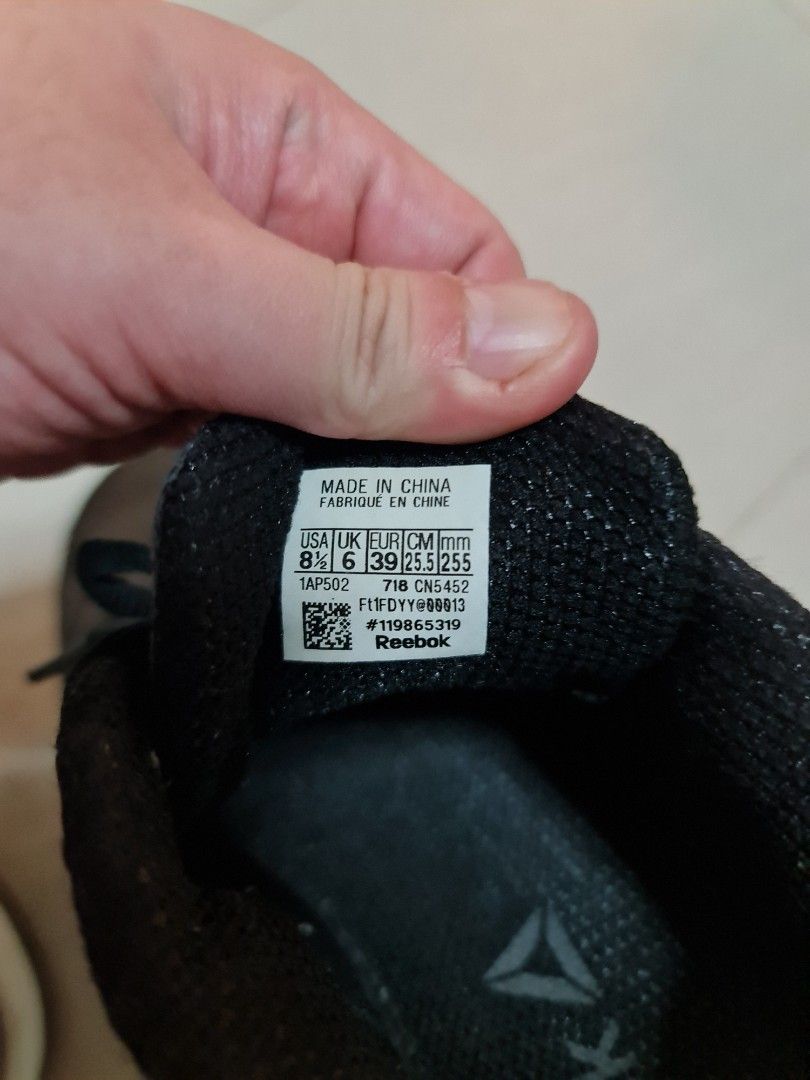 Reebok women hotsell shoe size