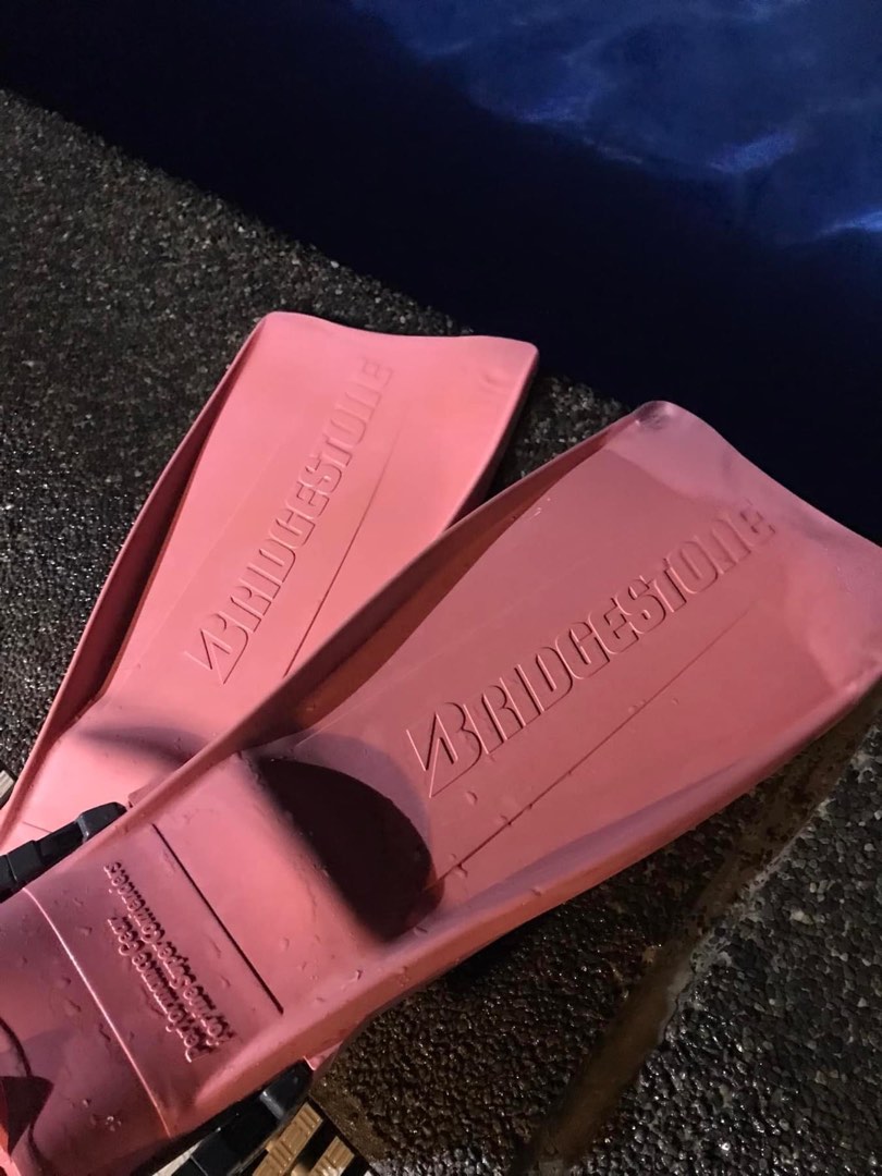 BRIDGESTONE SCUBA DIVING FINS PINK, Sports Equipment, Other Sports Equipment and Supplies on