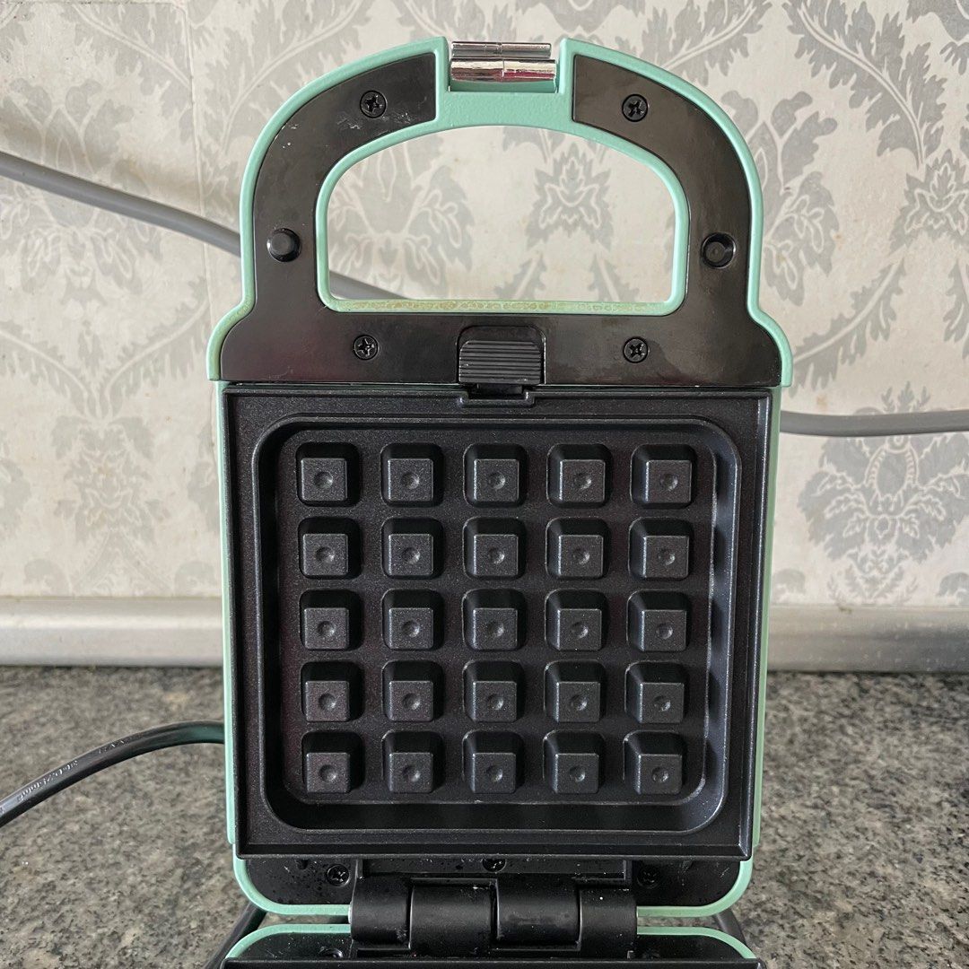 Electrova 4in1 Waffle Maker, Furniture & Home Living, Kitchenware