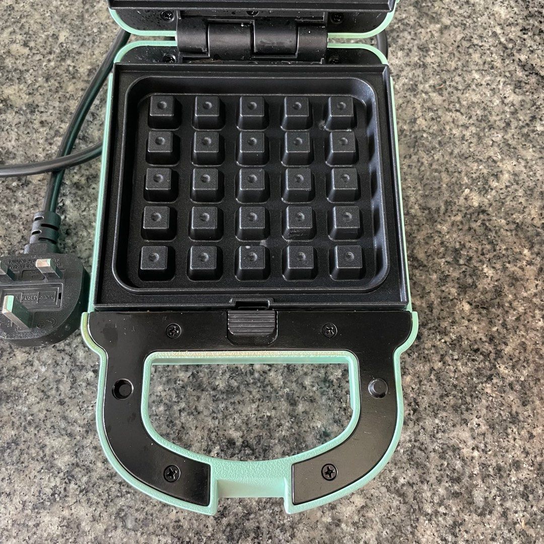 Electrova 4in1 Waffle Maker, Furniture & Home Living, Kitchenware