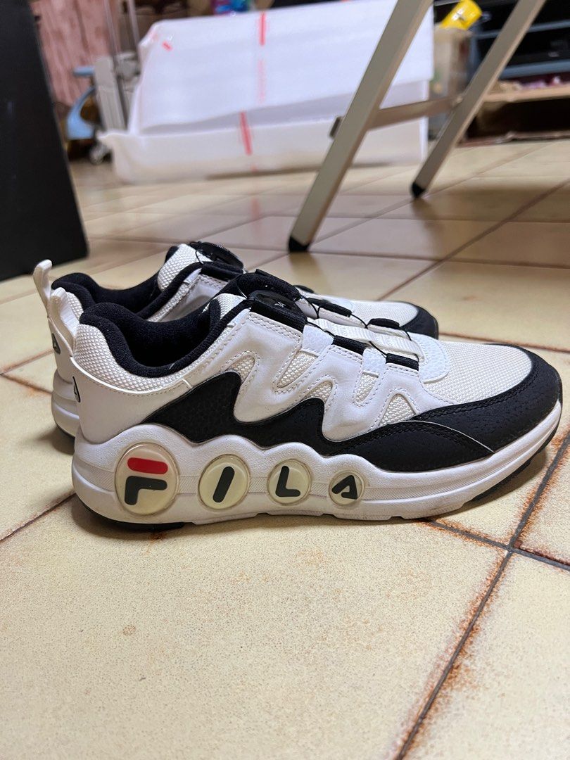 White fila clearance sneakers kids